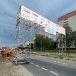 27.06.2024. Kielce. Przygotowania do finiszu Wyścigu „Solidarności” i Olimpijczyków. Etap został przerwany ze względu na burzę. / Fot. Wiktor Taszłow - Radio Kielce