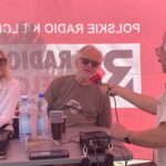 28.06.2024. Sandomierz. 21. Festiwal Filmów i Spotkań Niezwykłych. Na zdjęciu (od lewej): Katarzyna Kubacka-Seweryn, Andrzej Seweryn, Ryszard Koziej - Radio Kielce. / Fot. Piotr Michalski - Radio Kielce