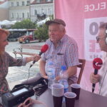 28.06.2024. Sandomierz. 21. Festiwal Filmów i Spotkań Niezwykłych. Na zdjęciu (od lewej): Grażyna Szlęzak - Radio Kielce, Marian Dziędziel, Ryszard Koziej - Radio Kielce. / Fot. Piotr Michalski - Radio Kielce