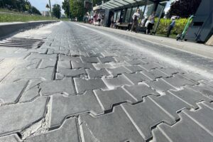 19.06.2024. Kielce. Ulica Grunwaldzka. Zatoka autobusowa. Przystanek / Fot. Jarosław Kubalski - Radio Kielce