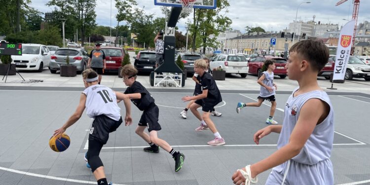 Młodzi koszykarze 3x3 rywalizowali przed WDK