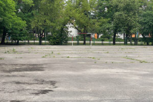 18.06.2024. Kielce. Boisko przy Szkole Podstawowej nr 28 w Kielcach / Fot. Wiktor Taszłow - Radio Kielce