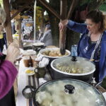 Swojskie klimaty i smaki podczas jarmarku w Tokarni - Radio Kielce