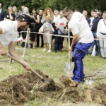 07.06.2024 Kielce Targi NECROEXPO. Międzynarodowe zawody w kopaniu grobów na czas / Fot. Jarosław Kubalski - Radio Kielce