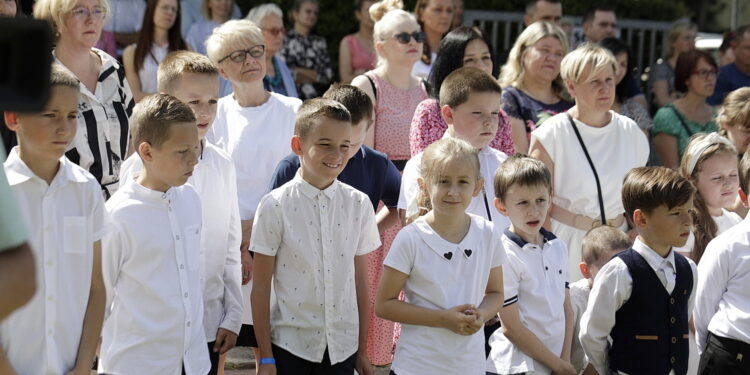 Z powodu upałów uroczystości zakończenia roku szkolnego będą krótsze?