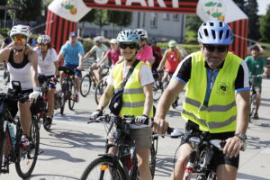 Na rowerze poznają Kielce i okolice - Radio Kielce