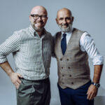 Na zdjęciu (od lewej: Michał Kędziora - stylista, pasjonat mody, Michał Probierz - trener reprezentacji Polski w piłce nożnej / Fot. Łukasz Znojek - materiały prasowe Lancerto