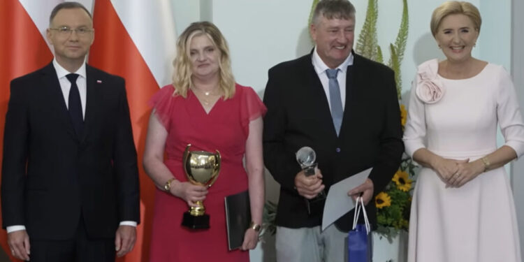 Małżeństwo rolników z Baranowa Laureatami Krajowymi AgroLigi 2023 - Radio Kielce