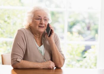 Seniorka straciła duże pieniądze