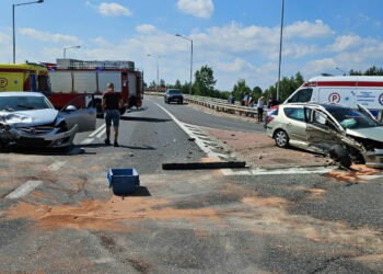 Wypadek w miejscowości Boksycka. Zderzyły się trzy pojazdy