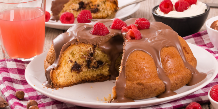 Babka z malinami / fot. Canva