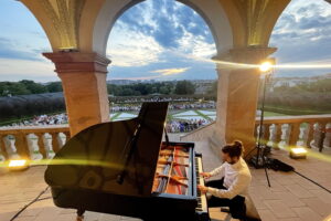 Muzyka Fryderyka Chopina rozbrzmiewała w ogrodzie włoskim w Kielcach - Radio Kielce