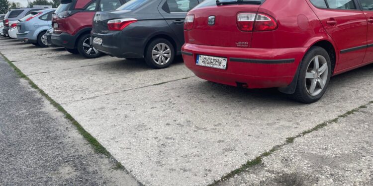09.07.2024. Sandomierz. Ulica i parking przy Szpitalu Specjalistycznym / Fot. Grażyna Szlęzak - Radio Kielce