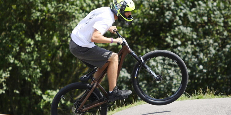 Dzieci w Solcu-Zdroju zyskają nową atrakcję - Radio Kielce 21.07.2024. Kielce. Zawodu na torze w pumptracku. / Fot. Wiktor Taszłow - Radio Kielce