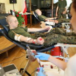 26.07.2024. Kielce. Żołnierze z Centrum Przygotowań do Misji Zagranicznych oddają krew / Fot. Wiktor Taszłow - Radio Kielce