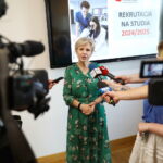 26.07.2024. Kielce. Ogłoszenie wyników rekrutacji na studia na Uniwersytecie Jana Kochanowskiego. Na zdjęciu: Lucyna Dygas - kierownik działu kształcenia UJK / Fot. Wiktor Taszłow - Radio Kielce