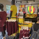 17.07.2024. Kielce. Korona Kielce - Sklep Kibica Korony Kielce. Prezentacja strojów Korony Kielce na sezon 2024/2025 / Fot. Aleksandra Kwaśniewska - Radio Kielce