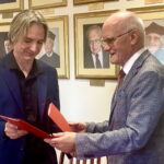 Na zdjęciu (od lewej) Grzegorz Dresler - przedstawiciel firm projektującej i prof. Stanisław Głuszek - rektor UJK. / Fot. Dorota Klusek - Radio Kielce