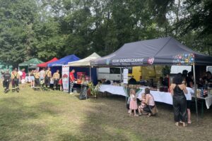 06.07.2024. Ruszcza. Piknik pn. „Pożegnanie z truskawką" połączony z III Festiwalem Kół Gospodyń Wiejskich / Fot. Grażyna Szlęzak - Radio Kielce