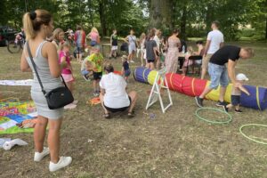 06.07.2024. Ruszcza. Piknik pn. „Pożegnanie z truskawką" połączony z III Festiwalem Kół Gospodyń Wiejskich / Fot. Grażyna Szlęzak - Radio Kielce