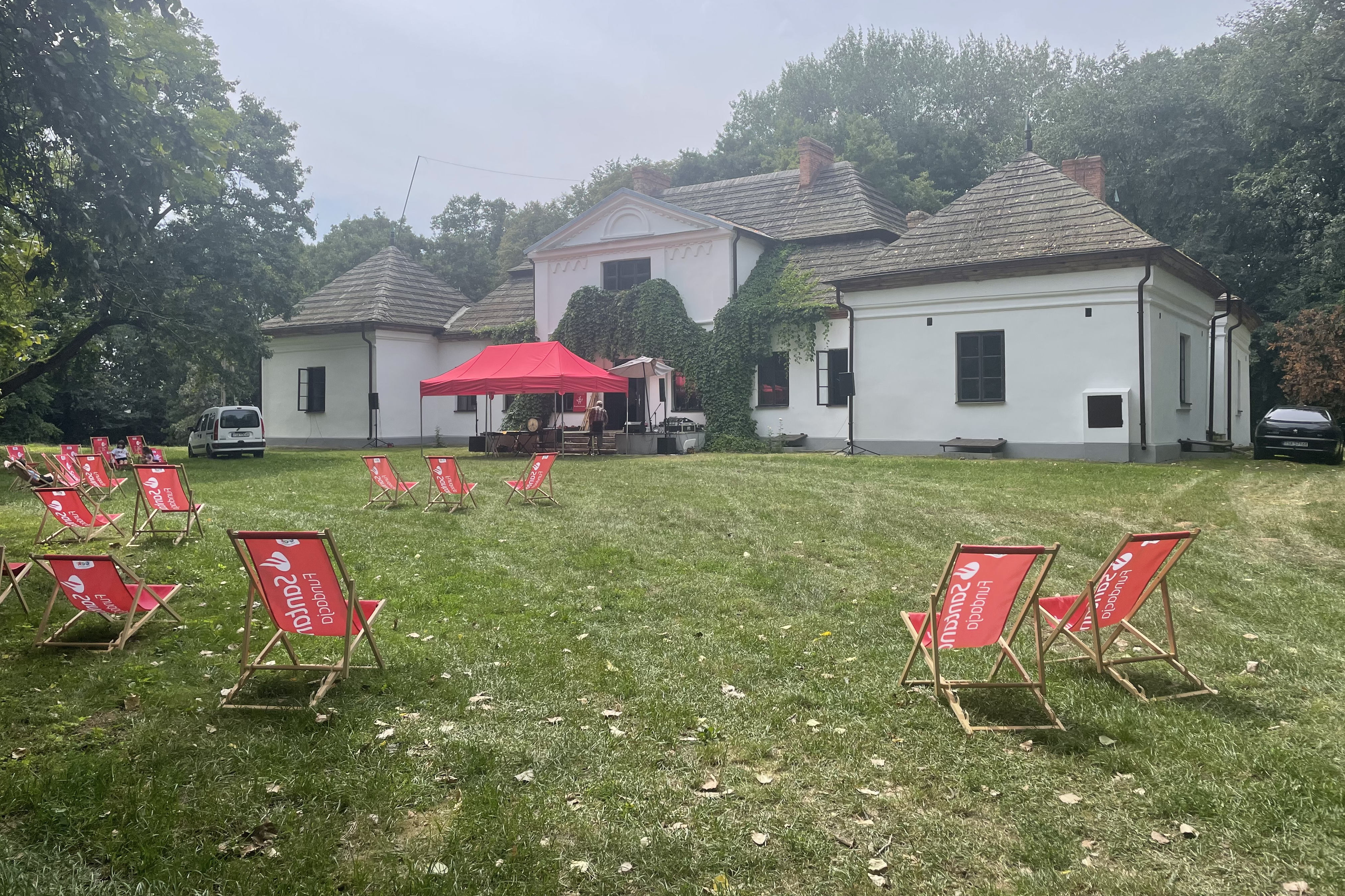 Podwieczorek na dworze w Skotnikach