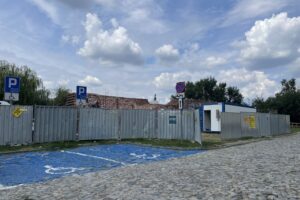 25.07.2024. Sandomierz. Prace rewitalizacyjne przy murze obronnym / Fot. Grażyna Szlęzak - Radio Kielce