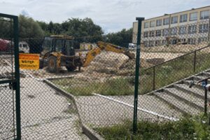 Rozpoczęła się budowa zadaszonego boiska wielofunkcyjnego w Sandomierzu