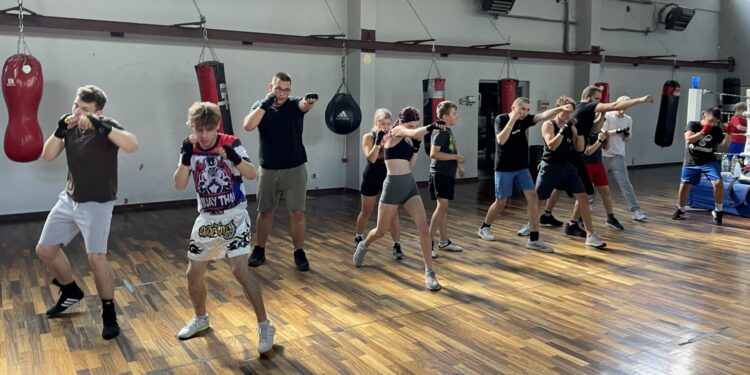 KKB RUSHH Kielce nauczy w wakacje podstaw boksu