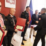 03.07.2024. Kielce. Wojewoda Józef Bryk pogratulował laureatom 40. Mistrzostw Polski w Sporcie Pożarniczym / Fot. Jarosław Kubalski - Radio Kielce