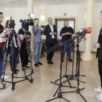 04.07.2024 Kielce. UM. Konferencja na temat rządowego programu szybkich kolei dla Kielc. Na zdjęciu prezydent Kielc Agata Wojda / Fot. Jarosław Kubalski - Radio Kielce