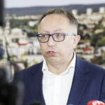 04.07.2024 Kielce. UM. Konferencja na temat rządowego programu szybkich kolei dla Kielc. Na zdjęciu poseł Artur Gierada / Fot. Jarosław Kubalski - Radio Kielce
