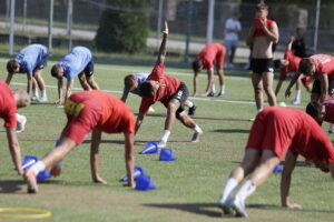 10.07.2024 Kielce. Trening piłkarzy Korony II Kielce / Fot. Jarosław Kubalski - Radio Kielce