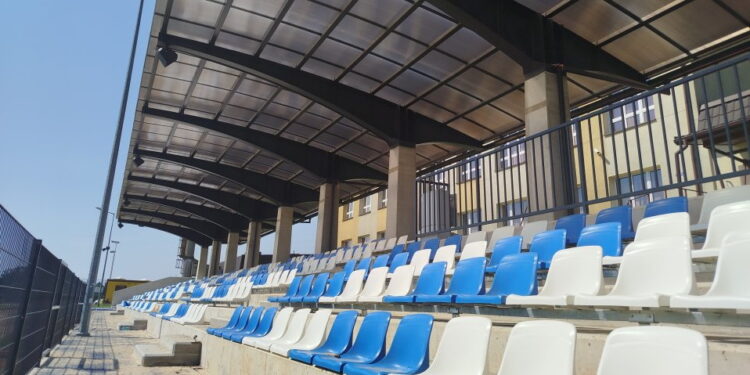 Modernizowany stadion w Bielinach prawie gotowy. Otwarcie jeszcze w tym roku