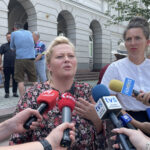 11.07.2024 Kielce. Protest w sprawie zatrzymania budowy masztów telefonii komórkowej na kieleckiej Podkarczówce. / Fot. Aleksandra Kwaśniewska - Radio Kielce