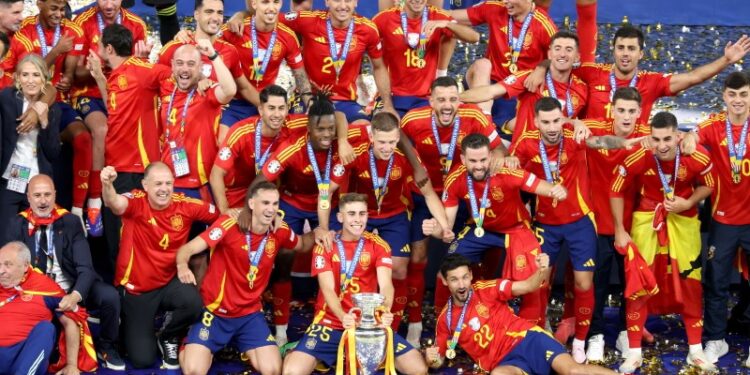 Hiszpanie piłkarskimi mistrzami Europy