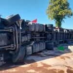 12.08.2024. Szczeglin. Przewrócona ciężarówka / Fot. KP PSP Busko-Zdrój