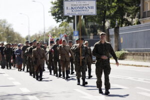 Pamięć o Ojczyźnie na szlaku „Kadrówki”. Uczestnicy wkroczyli do Kielc - Radio Kielce