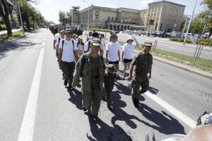 Pamięć o Ojczyźnie na szlaku „Kadrówki”. Uczestnicy wkroczyli do Kielc - Radio Kielce