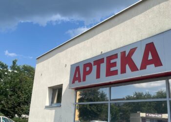 30.08.2024. Ostrowiec Świętokrzyski. Apteka Nova na os. Stawki / Fot. Patryk Wójcik - Radio Kielce