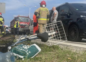 Karambol czterech aut. Potrącony rowerzysta przy przejściu dla pieszych