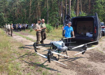 Drony strzegą i pomagają pielęgnować drzewa