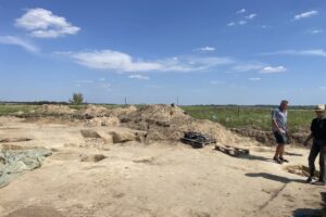 02.08.2024. Wilczyce. Prace archeologoiczne / Fot. Grażyna Szlęzak - Radio Kielce