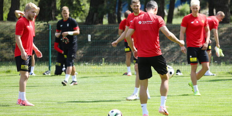 07.08.2024. Kielce. Trening Korony Kielce / Fot. Wiktor Taszłow - Radio Kielce