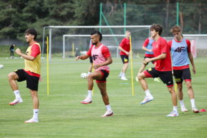 07.08.2024. Kielce. Trening Korony Kielce / Fot. Wiktor Taszłow - Radio Kielce