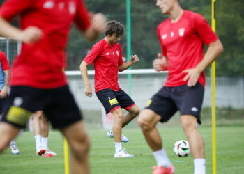 07.08.2024. Kielce. Trening Korony Kielce / Fot. Wiktor Taszłow - Radio Kielce