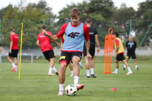 07.08.2024. Kielce. Trening Korony Kielce / Fot. Wiktor Taszłow - Radio Kielce