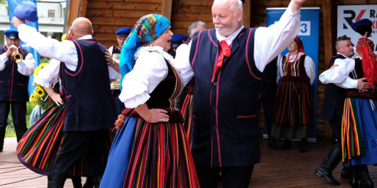 RYM SIĘ NIESIE PO POLU PO LESIE. „Na masłowskim wzgórzu ” [POSŁUCHAJ] - Radio Kielce