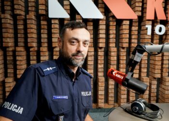 09.08.2024. Radio Kielce. Rozmowa Dnia. Na zdjęciu: mł. asp. Tomasz Klimczewski, Wydział Ruchu Drogowego Komendy Miejskiej Policji w Kielcach / Fot. Piotr Kwaśniewski - Radio Kielce