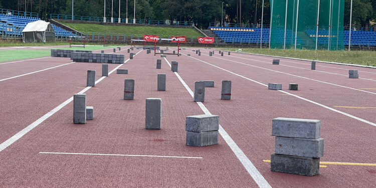 Na kieleckim stadionie lekkoatletycznym wciąż króluje kostka brukowa