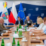 08.08.2024. Kielce. Posiedzenie Komisji Edukacji, Kultury i Sportu oraz Komisji Budżetu i Finansów Sejmiku Województwa Świętokrzyskiego / Fot. Urząd Marszałkowski Województwa Świętokrzyskiego